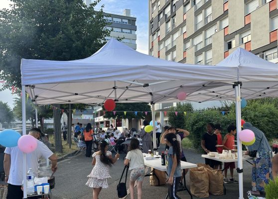 Fête des voisins à la résidence La Poterie à Corbeil-Essonnes